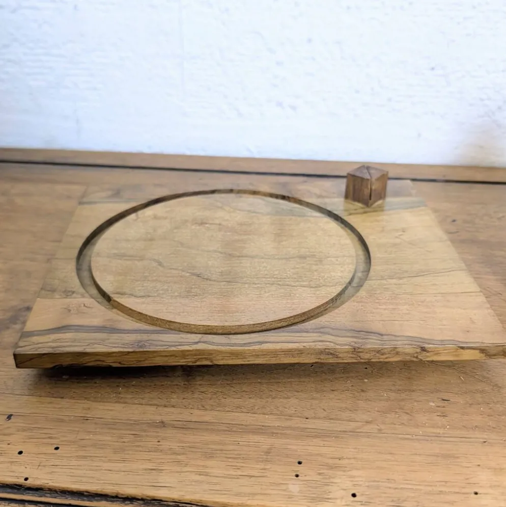 Cloche à fromage vintage en verre ambré et plateau en bois