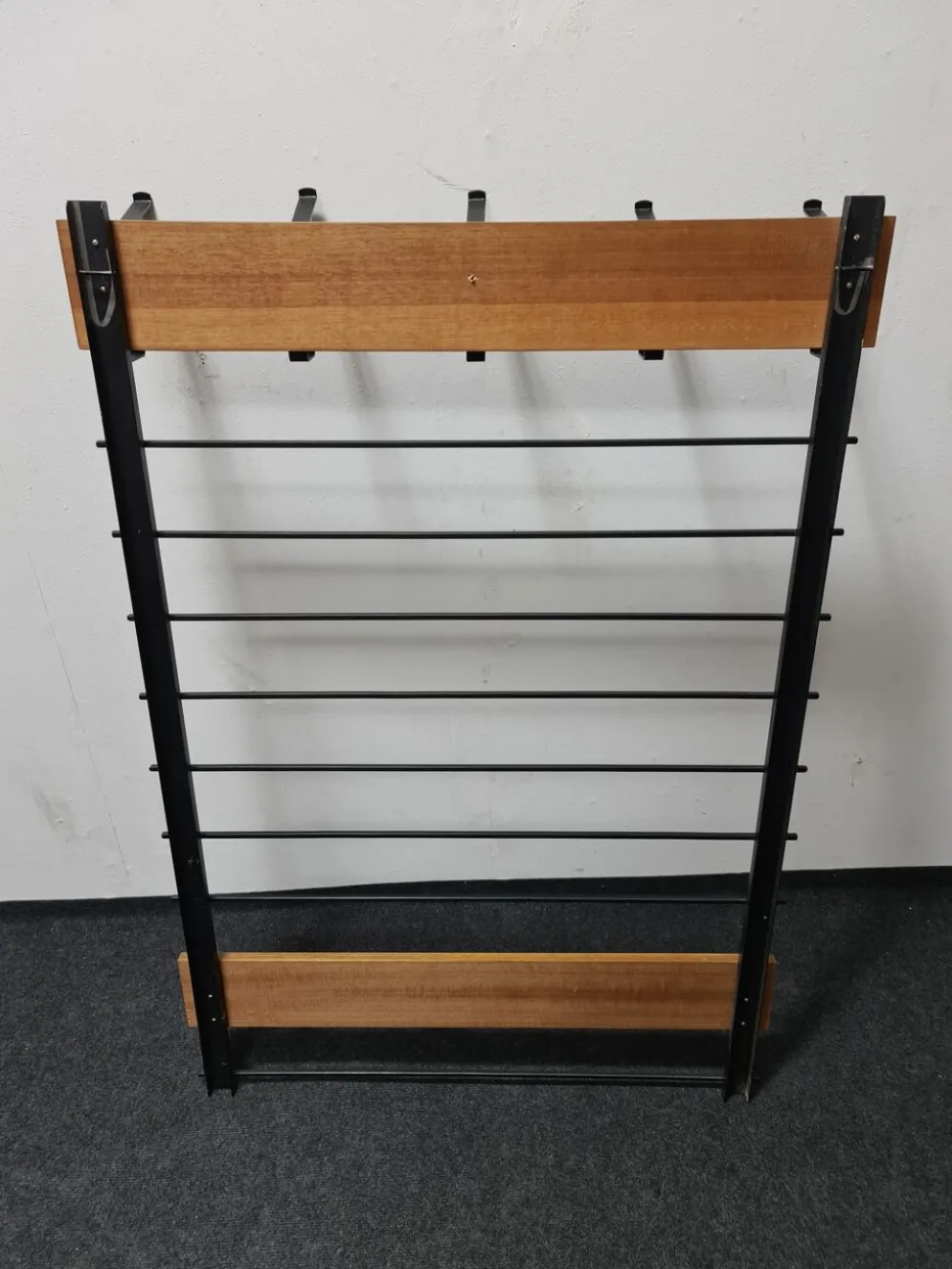 Coatrack mural vintage en teck et métal