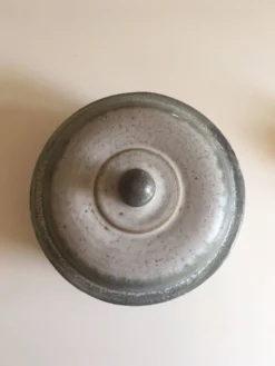 Cocotte en grès du Berry – poterie artisanale Vallée Noire – numérotée