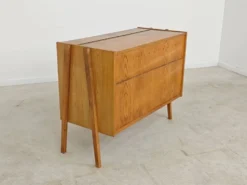 Coffre a couverture ou Mini Bar Tatra Nabytok Monti 300 par Frantisek Jirak