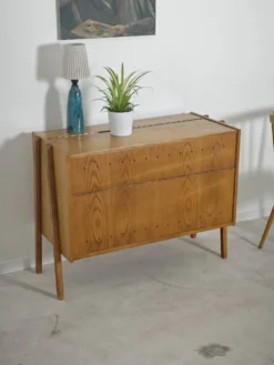 Coffre a couverture ou Mini Bar Tatra Nabytok Monti 300 par Frantisek Jirak