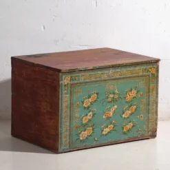 Coffre ancien chinois en bois de pin – Chine, circa 1930