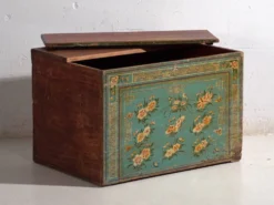 Coffre ancien chinois en bois de pin – Chine, circa 1930