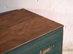 Coffre ancien chinois en orme laqué vert – Chine, vers 1900