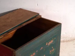 Coffre ancien chinois en orme laqué vert – Chine, vers 1900