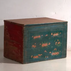 Coffre ancien chinois en orme laqué vert – Chine, vers 1900
