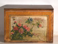 Coffre ancien chinois à panneau peint en orme – Chine, vers 1900