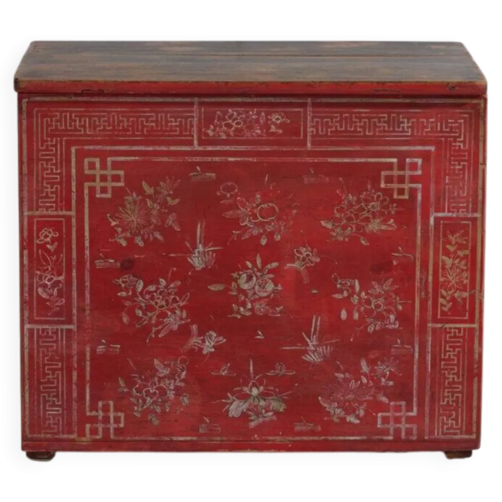 Coffre ancien chinois peint en bois de pin – Dongbei, circa 1930