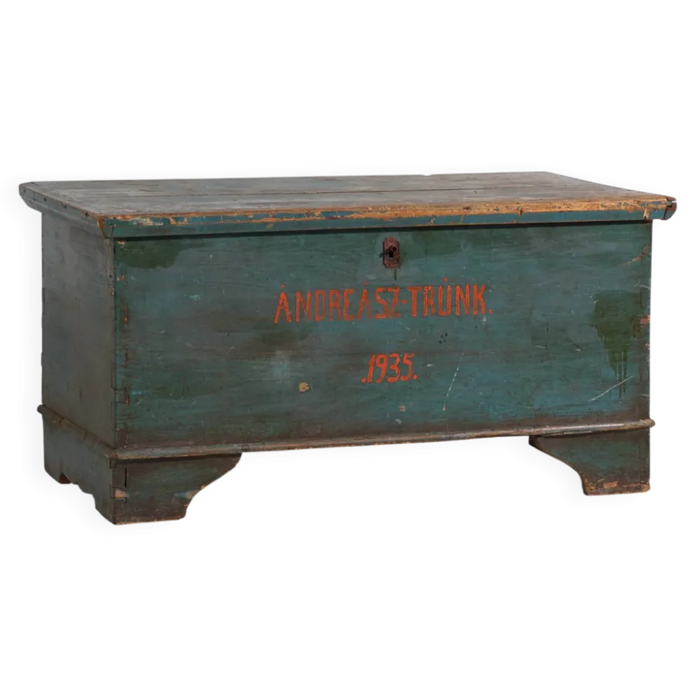 Coffre ancien en bois patiné vert, années 1935