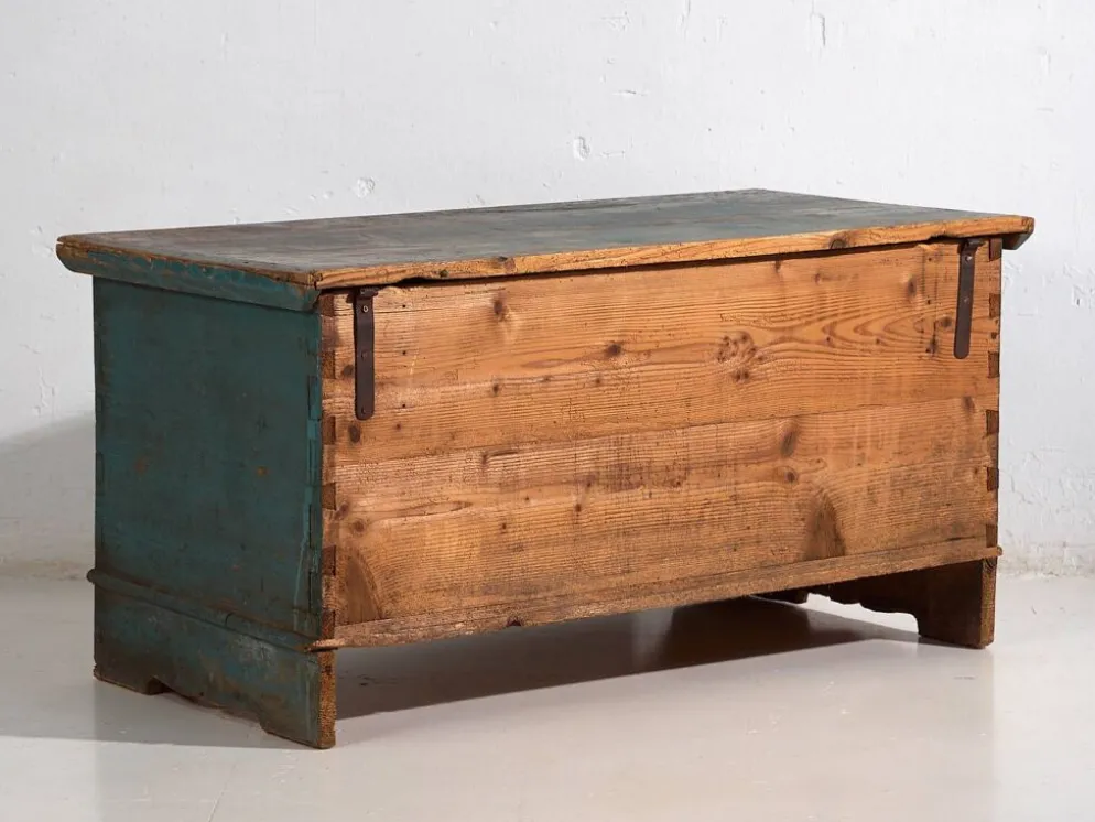 Coffre ancien en bois patiné vert, années 1935