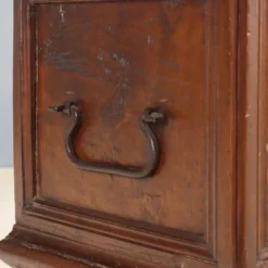 Coffre ancien en noyer avec poignées en fer forgé, Italie, XVIIIe siècle