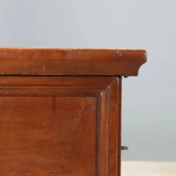 Coffre ancien en noyer avec poignées en fer forgé, Italie, XVIIIe siècle