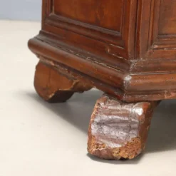 Coffre ancien en noyer avec poignées en fer forgé, Italie, XVIIIe siècle