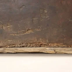 Coffre ancien en noyer à couvercle ouvrant, Italie, XVIIe siècle