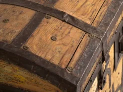 Coffre ancien ferré en bois de pin – Europe centrale, vers 1870