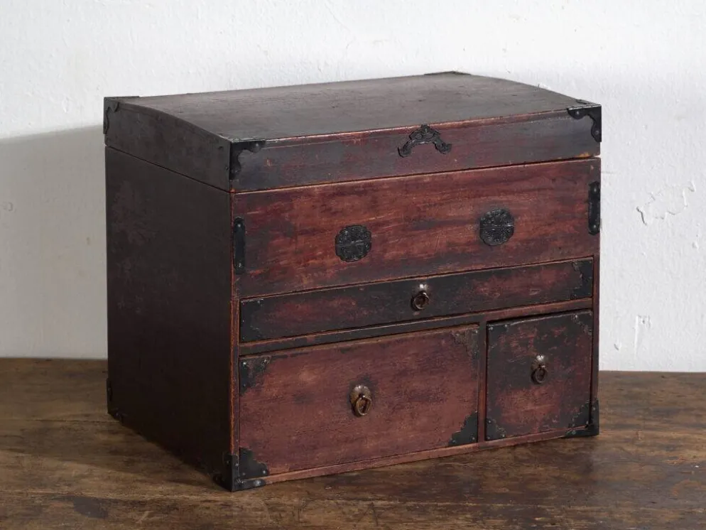 Coffre ancien japonais à tiroirs et compartiments – Japon, vers 1900