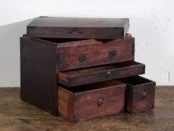 Coffre ancien japonais à tiroirs et compartiments – Japon, vers 1900