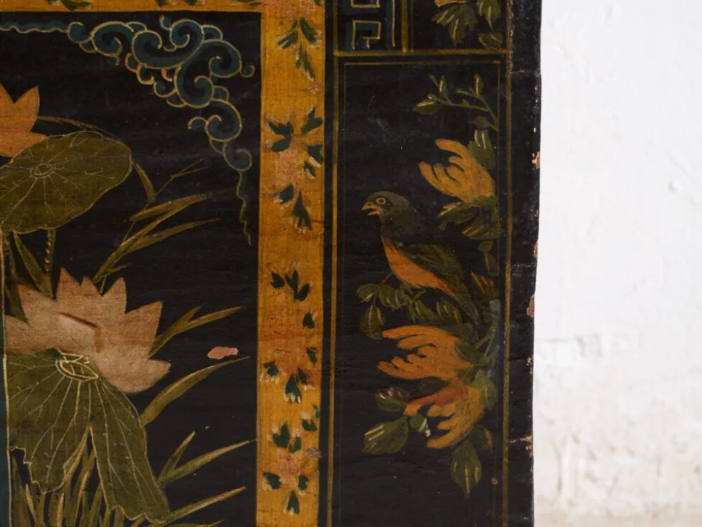 Coffre ancien laqué noir en bois de pin – Chine, vers 1900