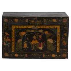 Coffre ancien laqué noir en bois de pin – Chine, vers 1900