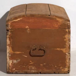 Coffre ancien à patine brune (c.1920) #49