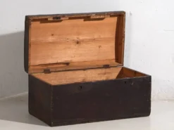 Coffre ancien à patine foncée (c.1920) #10