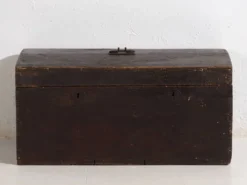 Coffre ancien à patine foncée (c.1920) #10