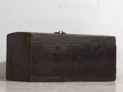 Coffre ancien à patine foncée (c.1920) #10