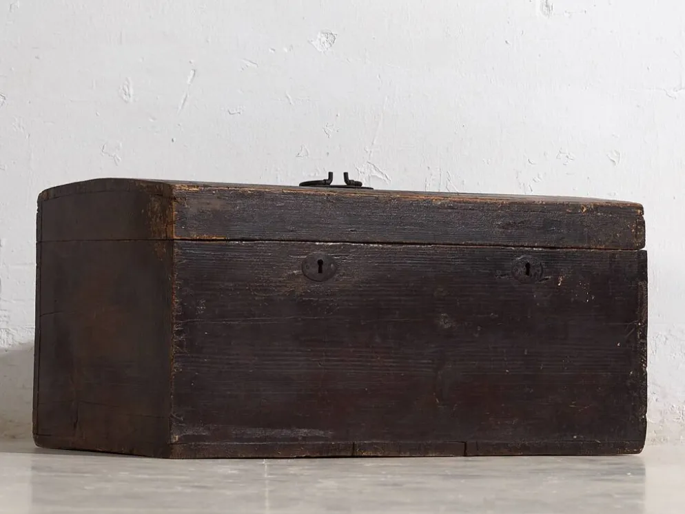 Coffre ancien à patine foncée (c.1920) #10