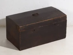 Coffre ancien à patine foncée (c.1920) #10