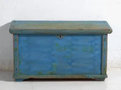 Coffre ancien peint en bleu en pin – Europe centrale, vers 1900