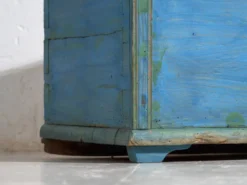 Coffre ancien peint en bleu en pin – Europe centrale, vers 1900