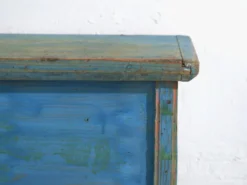 Coffre ancien peint en bleu en pin – Europe centrale, vers 1900
