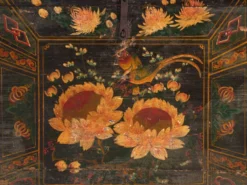 Coffre ancien peint en bois de pin – Chine, vers 1900