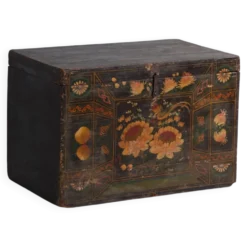 Coffre ancien peint en bois de pin – Chine, vers 1900