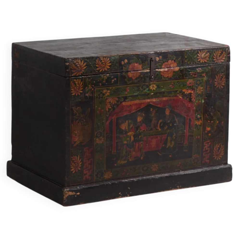 Coffre ancien peint en bois de pin – Chine, vers 1900