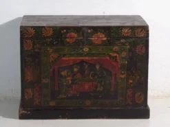 Coffre ancien peint en bois de pin – Chine, vers 1900