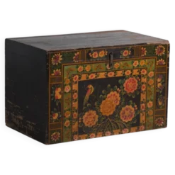 Coffre ancien peint en bois de pin – Chine, vers 1900