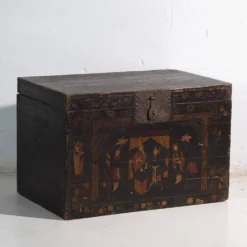 Coffre ancien peint en bois de pin – Chine, vers 1900