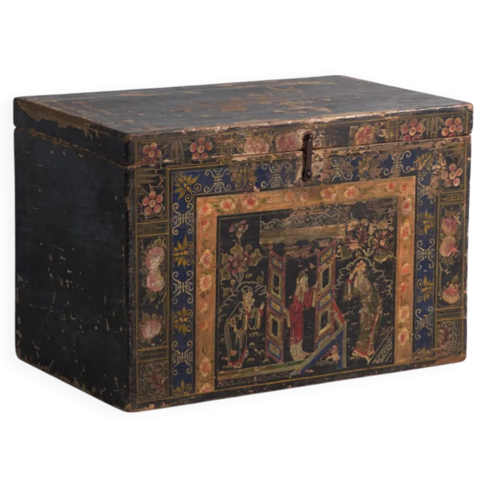 Coffre ancien peint en bois de pin – Chine, vers 1900