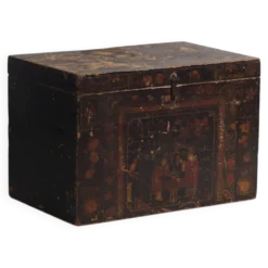 Coffre ancien peint en bois de pin – Chine, vers 1900