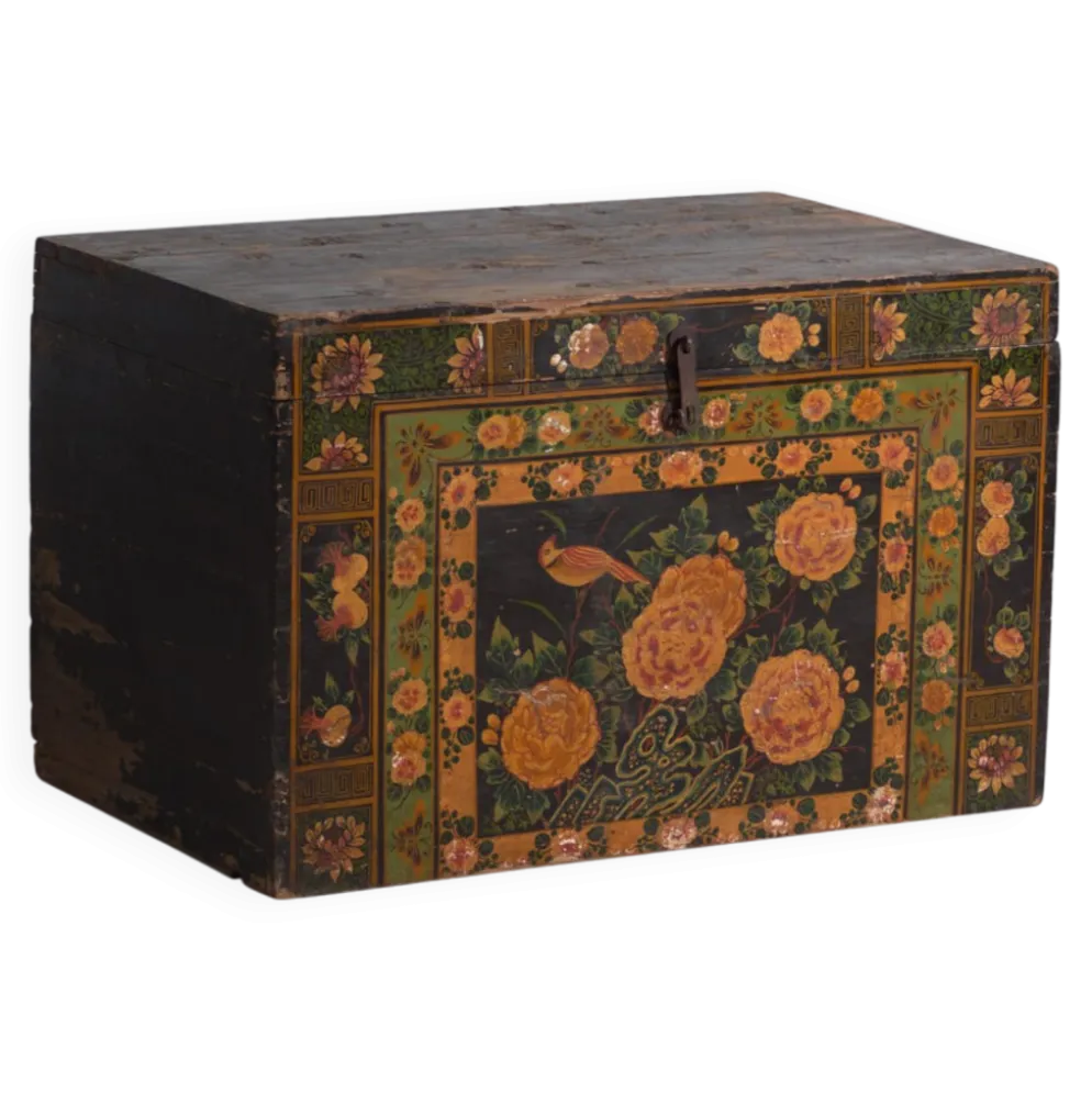 Coffre ancien peint en bois de pin – Chine, vers 1900