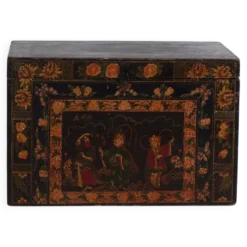 Coffre ancien peint en bois de pin – Chine, vers 1900