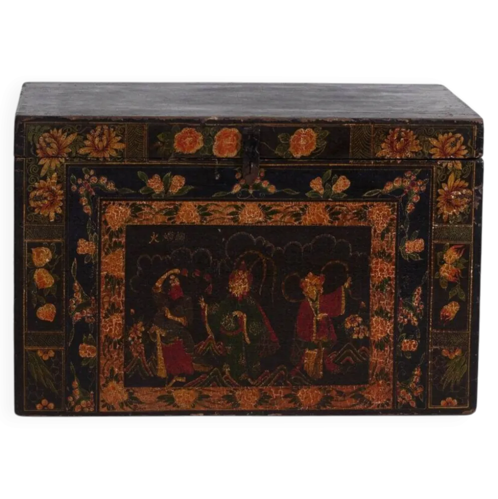 Coffre ancien peint en bois de pin – Chine, vers 1900