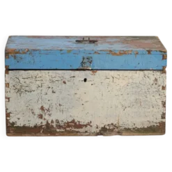 Coffre ancien peint en bois de pin – Pologne, vers 1930