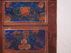 Coffre ancien peint à la main avec des motifs floraux (Année 1907) #100