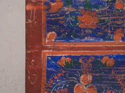 Coffre ancien peint à la main avec des motifs floraux (Année 1907) #100