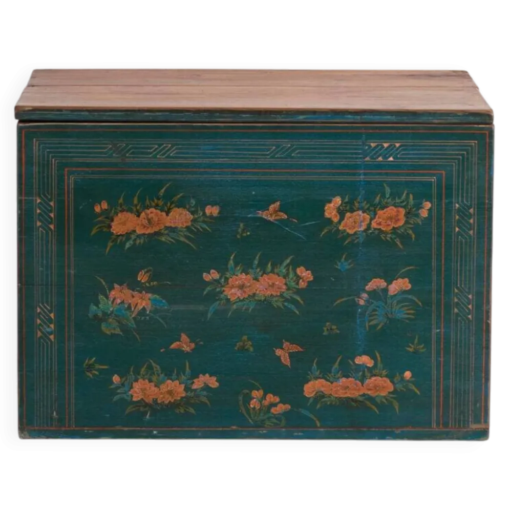 Coffre ancien polychromé en bois de pin – Chine, vers 1900