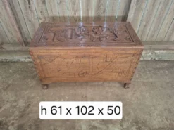 Coffre asiatique XXeme en bois de camphre (omb)