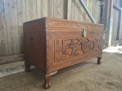 Coffre asiatique XXeme en bois de camphre (omb)