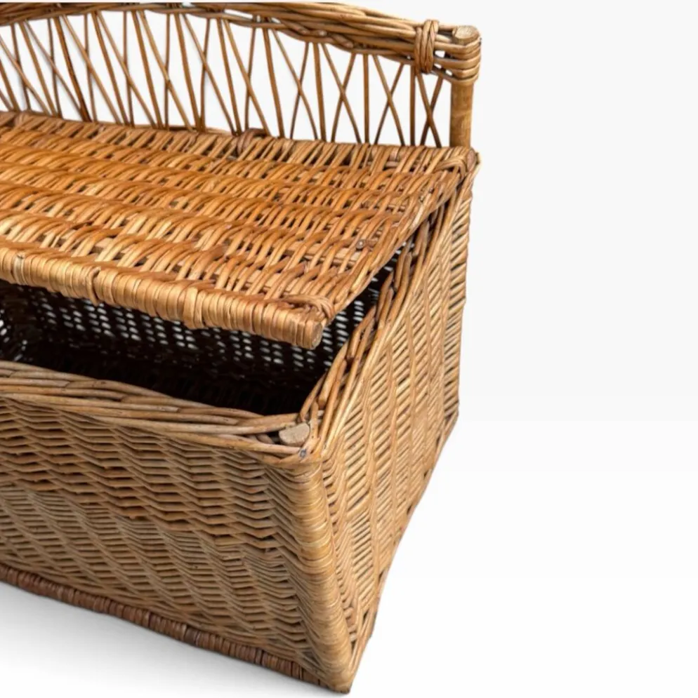 Coffre -banquette ancien en osier tressé-dossier ajouré 1950